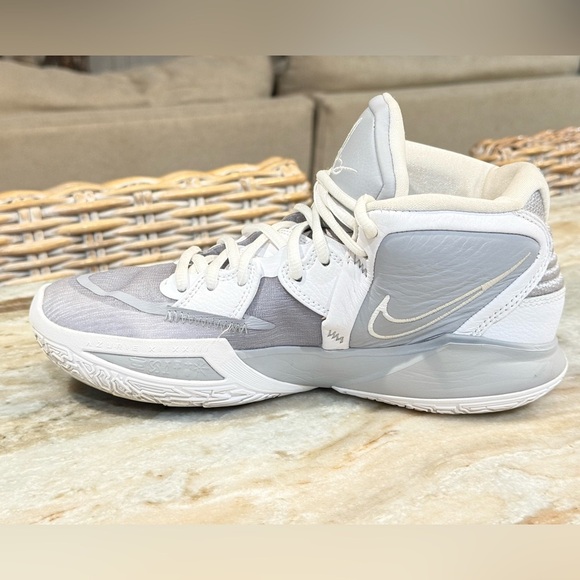 Boys NIKE Kyrie Infinity TB Wolf Grey sneakers- Size 7 - Picture 5 of 10
